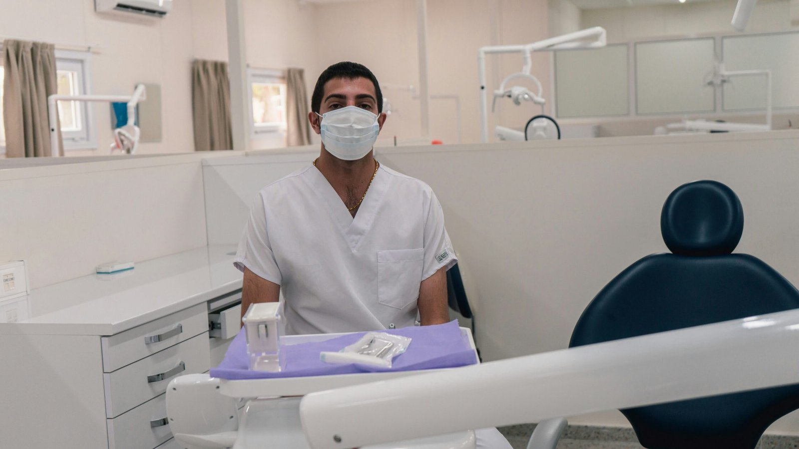 Modern dental examination and technology in a dental office