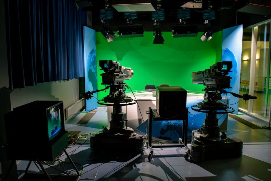 Lucy Williamson reporting live from a BBC newsroom