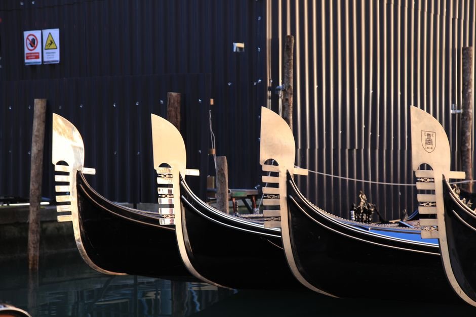 tailfin gondola propeller system